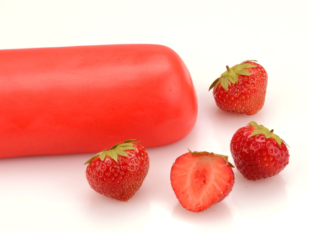 Rollfondant PREMIUM PLUS Flavour Erdbeer 250g | TortenBoutique