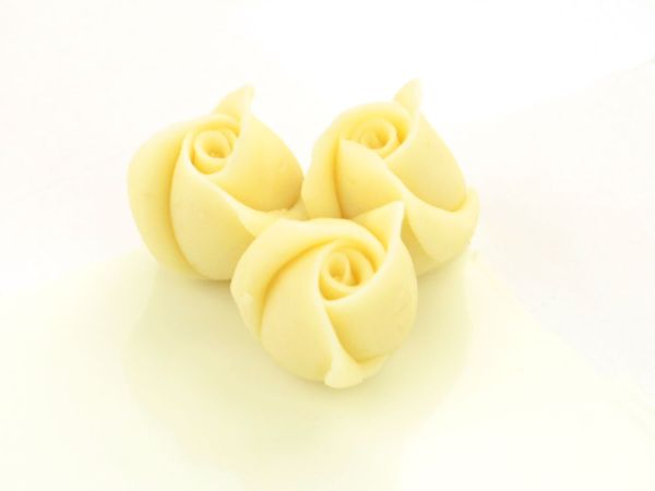 Marzipan-Rosen klein weiß 4 Stück