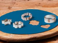 Ausgerollte Rollfondant-Decke blau Durchmesser 36cm 430g