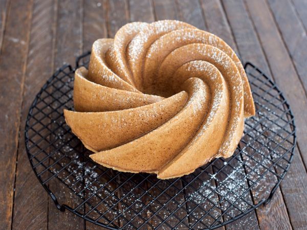 Nordic Ware 6 Cup Heritage Bundt Pan